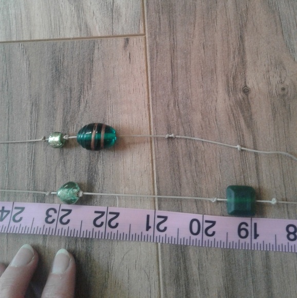 Hand-knotted Glass Bead Necklace - Picture 8 of 8